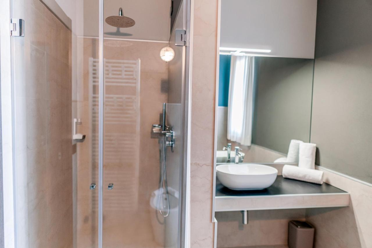 K Modern Hotel Пескиера дел Гарда Екстериор снимка