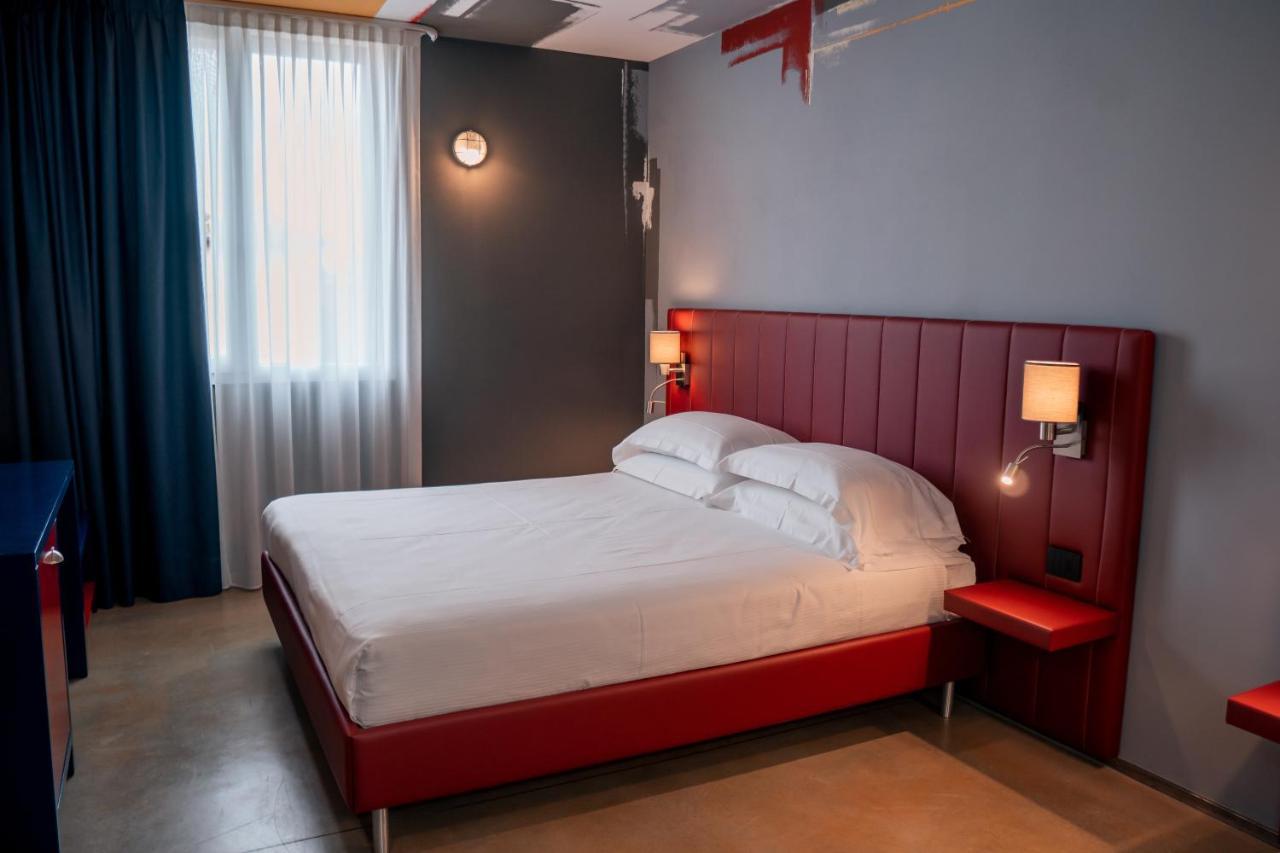K Modern Hotel Пескиера дел Гарда Екстериор снимка